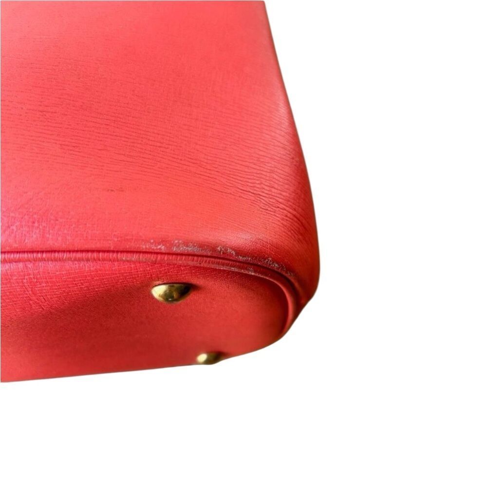 Gucci Red Shoulder Bag with Gold horsebit Hardware - Picture 8 of 15